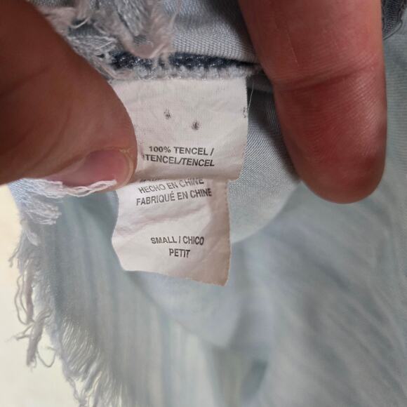 Rails Light Chambray Rolled Cuff Button Down Classic Short Sleeve Top Size Small - Picture 4 of 10